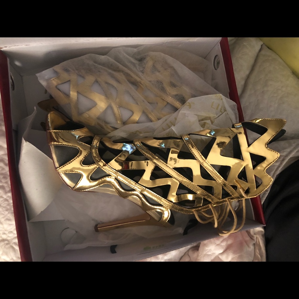 NWB Gold liliana heels